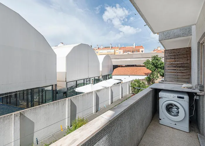 Houze Spacious Near Marques De Pombal * Lisbon